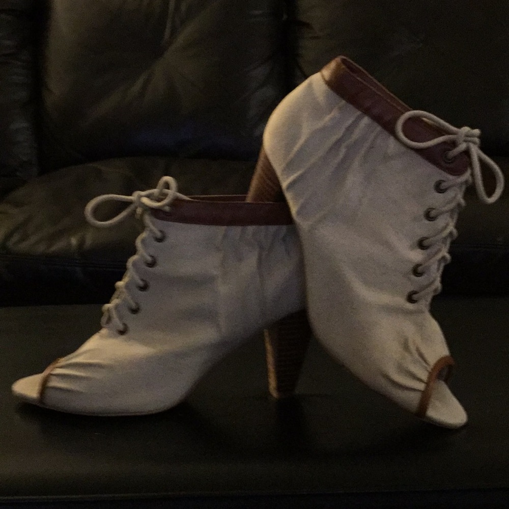 Open toe cream canvas booties